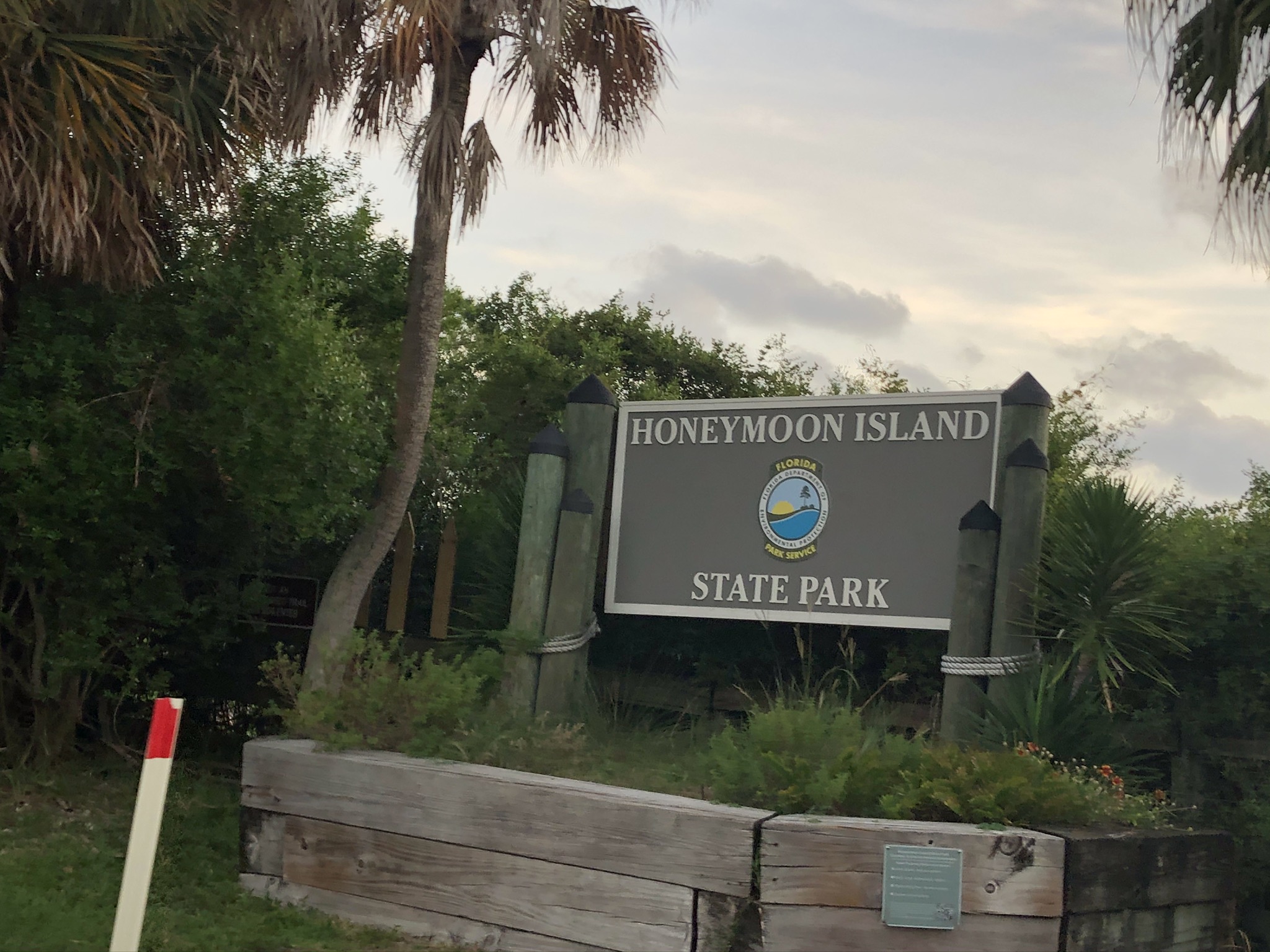 Honeymoon Island State Park entrance sign